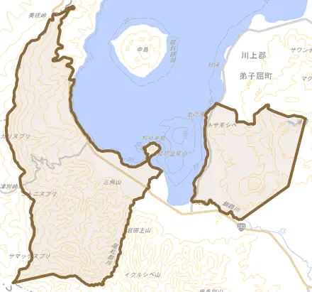 字屈斜路とその周辺の地図。町の範囲を重ねている