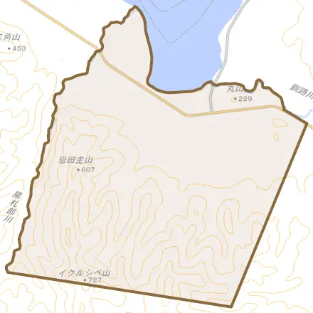 字屈斜路原野とその周辺の地図。町の範囲を重ねている