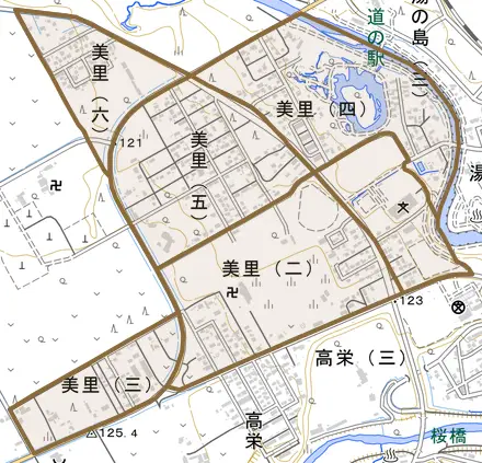 美里とその周辺の地図。町の範囲を重ねている