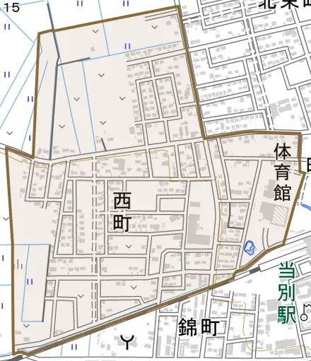 西町とその周辺の地図。町の範囲を重ねている