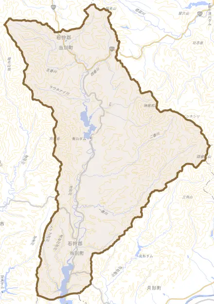 字青山奥とその周辺の地図。町の範囲を重ねている