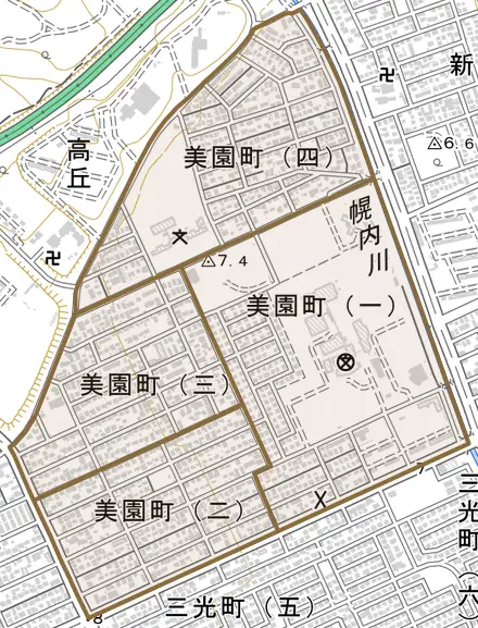 美園町とその周辺の地図。町の範囲を重ねている