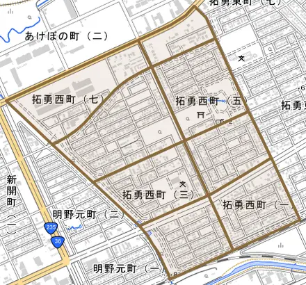 拓勇西町とその周辺の地図。町の範囲を重ねている