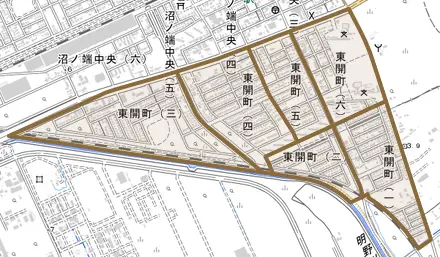 東開町とその周辺の地図。町の範囲を重ねている