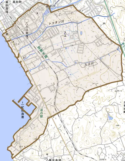 入江とその周辺の地図。町の範囲を重ねている