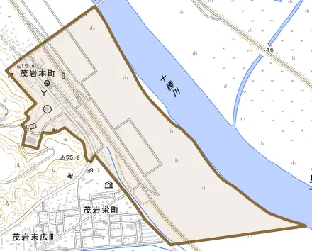 茂岩本町とその周辺の地図。町の範囲を重ねている