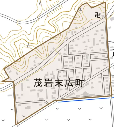茂岩末広町とその周辺の地図。町の範囲を重ねている