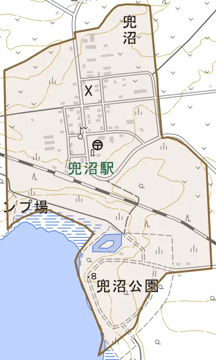 字兜沼とその周辺の地図。町の範囲を重ねている