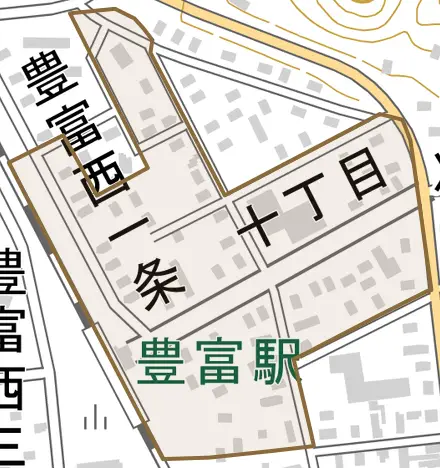 字豊富駅前通とその周辺の地図。町の範囲を重ねている