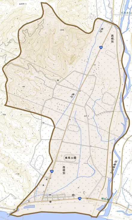 字西幌別とその周辺の地図。町の範囲を重ねている
