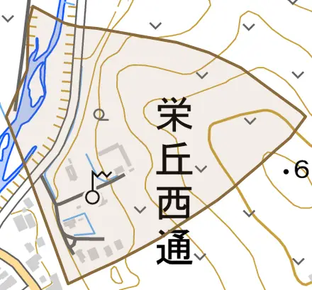栄丘西通とその周辺の地図。町の範囲を重ねている