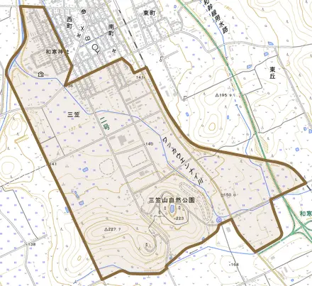 字三笠とその周辺の地図。町の範囲を重ねている