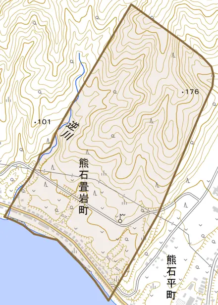 熊石畳岩町とその周辺の地図。町の範囲を重ねている