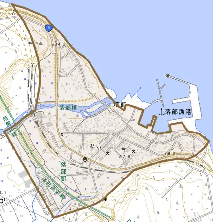 落部とその周辺の地図。町の範囲を重ねている
