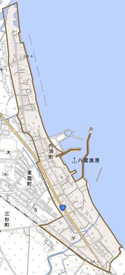 内浦町とその周辺の地図。町の範囲を重ねている