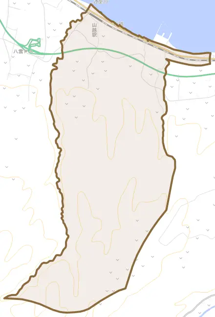 山越とその周辺の地図。町の範囲を重ねている