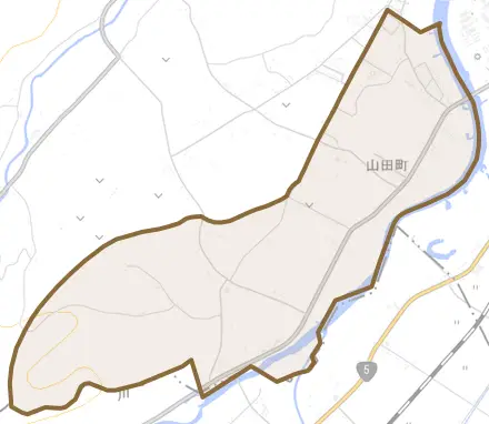 山田町とその周辺の地図。町の範囲を重ねている