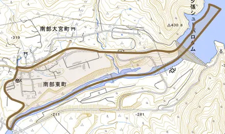 南部東町とその周辺の地図。町の範囲を重ねている