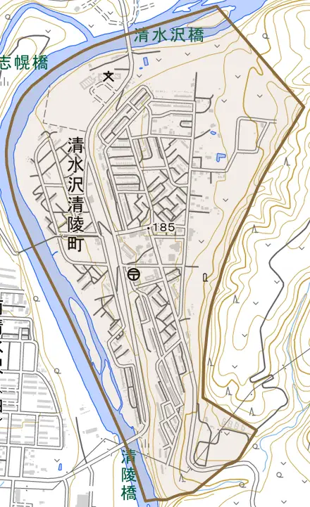 清水沢清陵町とその周辺の地図。町の範囲を重ねている