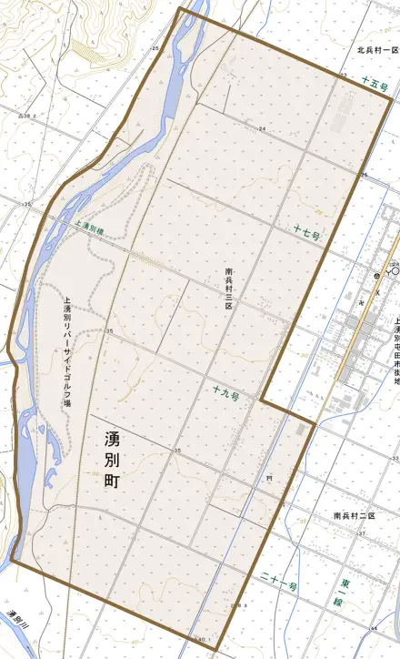 南兵村三区とその周辺の地図。町の範囲を重ねている