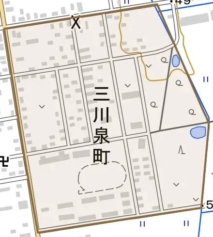 三川泉町とその周辺の地図。町の範囲を重ねている