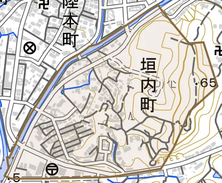 垣内町とその周辺の地図。町の範囲を重ねている