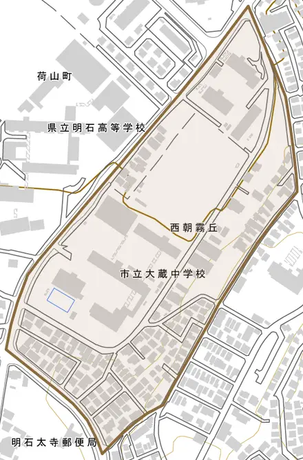 西朝霧丘とその周辺の地図。町の範囲を重ねている