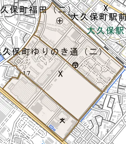 大久保町ゆりのき通とその周辺の地図。町の範囲を重ねている