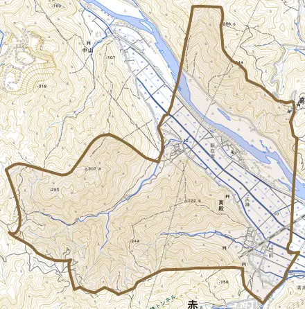 真殿とその周辺の地図。町の範囲を重ねている