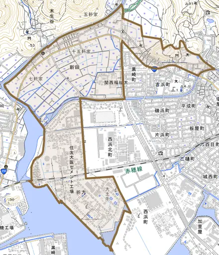 新田とその周辺の地図。町の範囲を重ねている