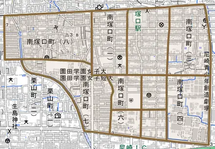 南塚口町とその周辺の地図。町の範囲を重ねている
