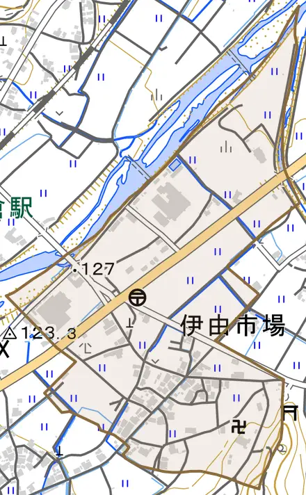 伊由市場とその周辺の地図。町の範囲を重ねている