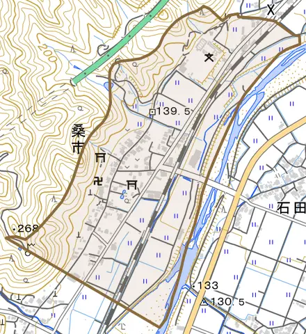 桑市とその周辺の地図。町の範囲を重ねている