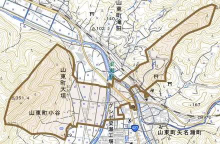 山東町大垣とその周辺の地図。町の範囲を重ねている