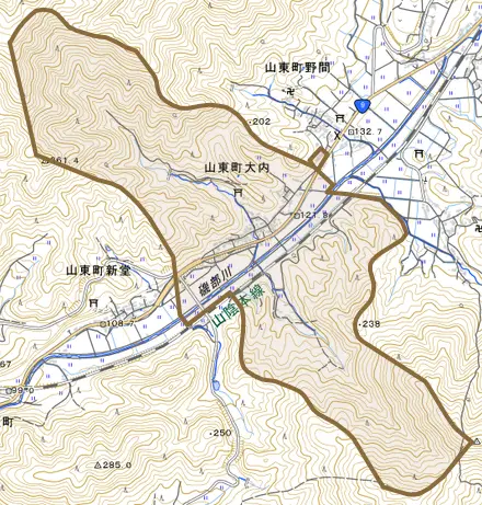 山東町大内とその周辺の地図。町の範囲を重ねている