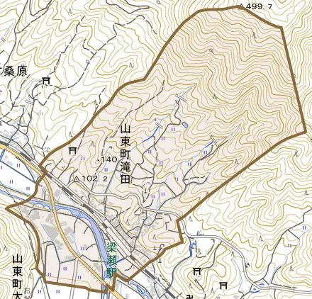 山東町滝田とその周辺の地図。町の範囲を重ねている
