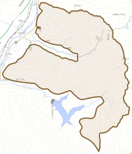 川上とその周辺の地図。町の範囲を重ねている