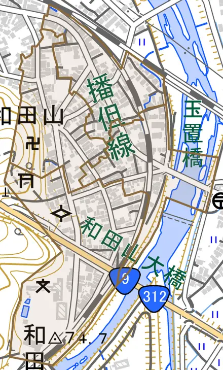 和田山町和田山とその周辺の地図。町の範囲を重ねている