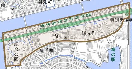 陽光町とその周辺の地図。町の範囲を重ねている