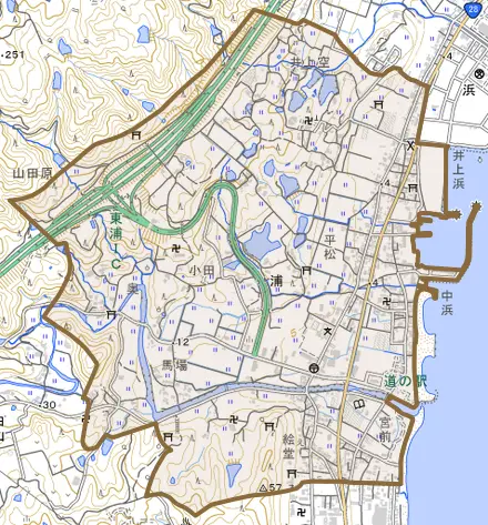 浦とその周辺の地図。町の範囲を重ねている