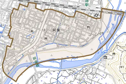 阿保とその周辺の地図。町の範囲を重ねている