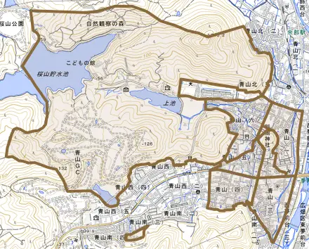 青山とその周辺の地図。町の範囲を重ねている