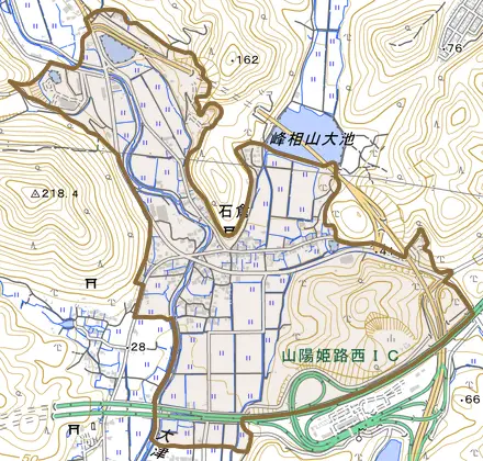石倉とその周辺の地図。町の範囲を重ねている