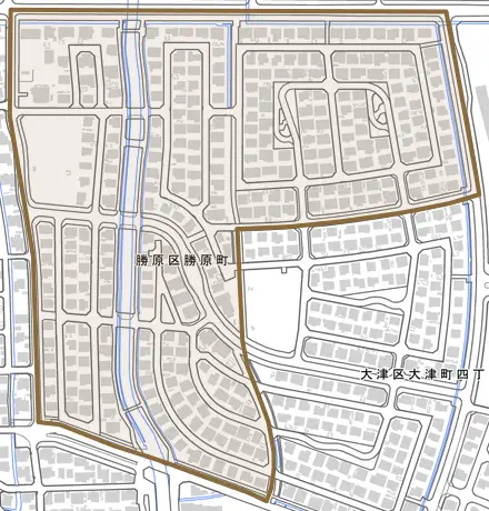 勝原区勝原町とその周辺の地図。町の範囲を重ねている