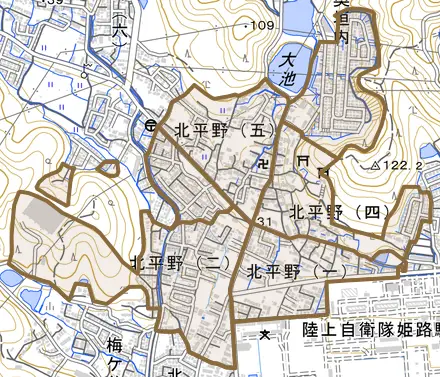 北平野とその周辺の地図。町の範囲を重ねている