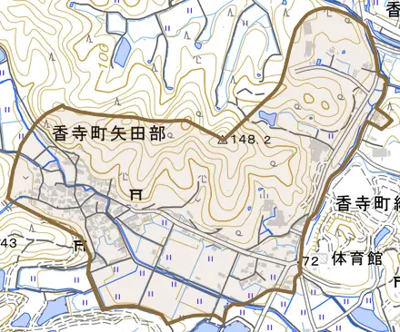香寺町矢田部とその周辺の地図。町の範囲を重ねている