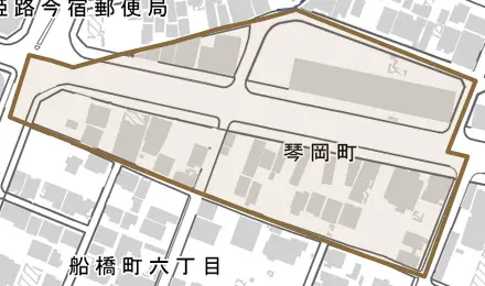 琴岡町とその周辺の地図。町の範囲を重ねている