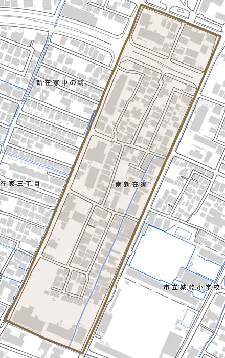 南新在家とその周辺の地図。町の範囲を重ねている