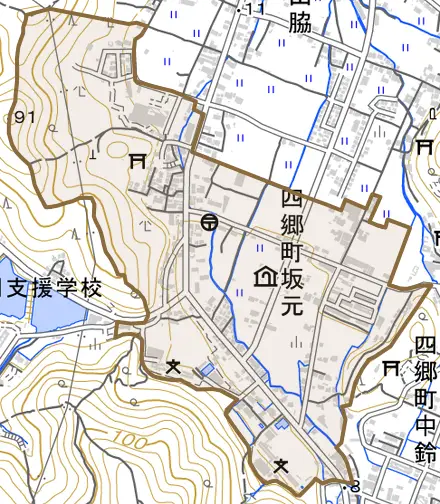 四郷町坂元とその周辺の地図。町の範囲を重ねている