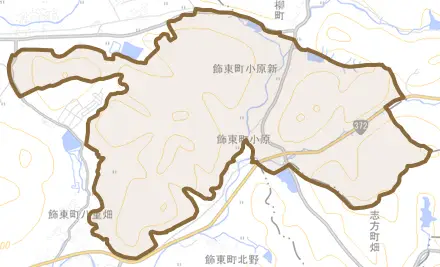 飾東町小原新とその周辺の地図。町の範囲を重ねている